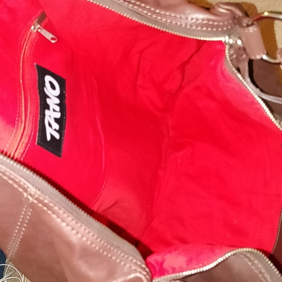 * Tano Extra Large Hobo Tote Leather - Picture 3 of 5